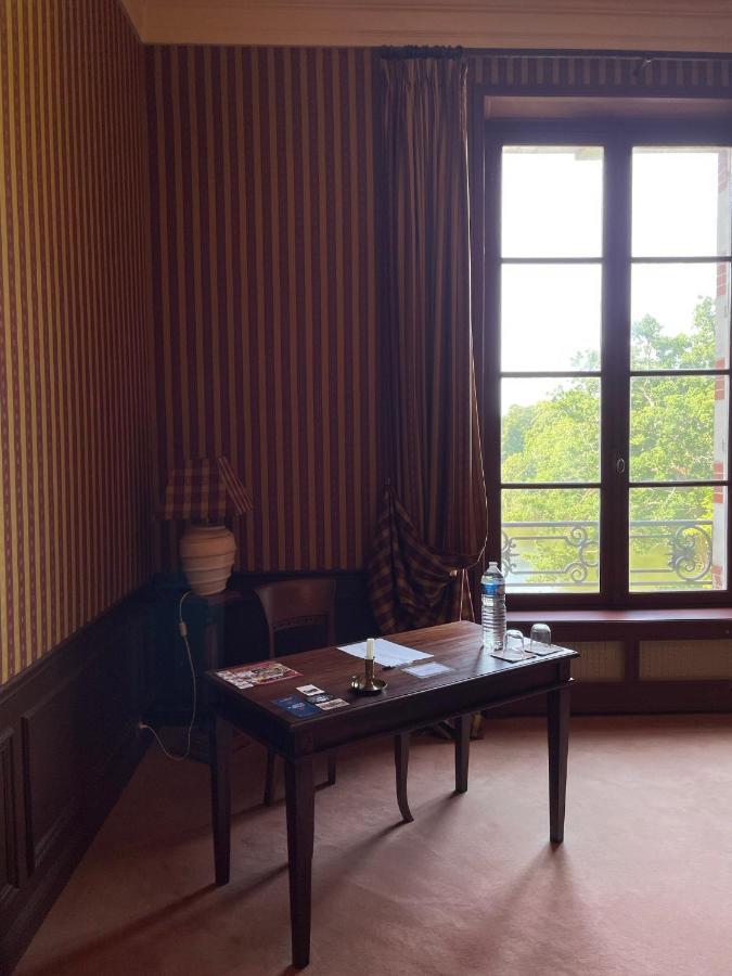 Chateau De Praslins Nogent-sur-Vernisson Esterno foto